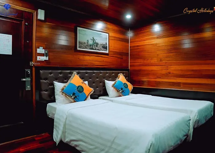 Blue Diamond Cruise Botel Ha Long