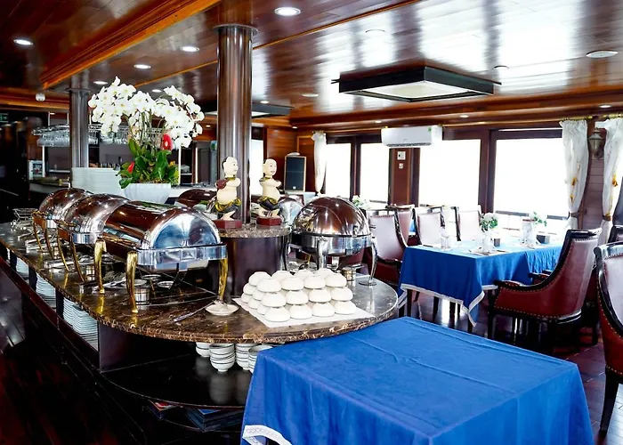 Botel Blue Diamond Cruise *