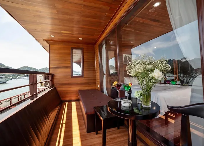 Botel Blue Diamond Cruise Ha Long
