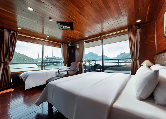 Blue Diamond Cruise Botel Ha Long
