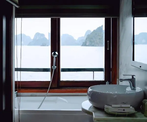 Botel Blue Diamond Cruise Ha Long