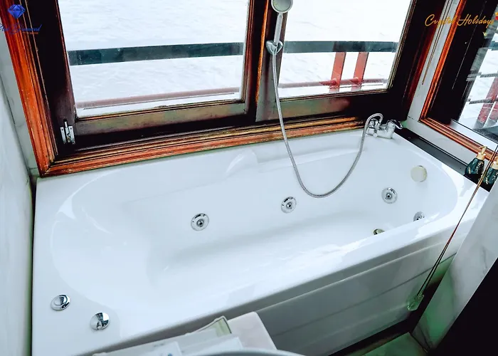 Blue Diamond Cruise Botel